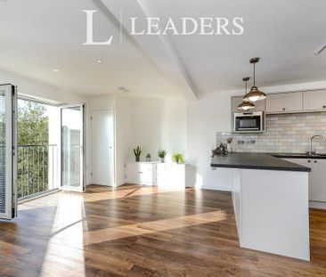 2 bedroom flat to rent - Photo 2