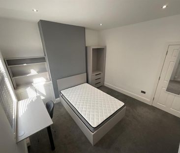 4 bedroom private hall to rent - Photo 5