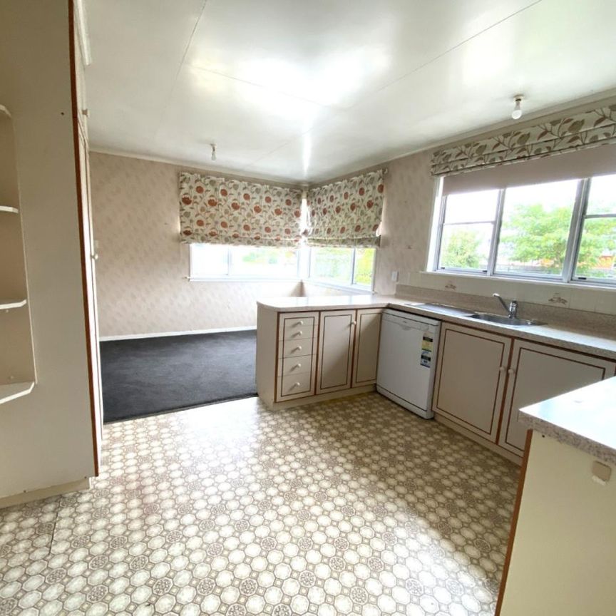 Redwoodtown Family Home - Photo 1