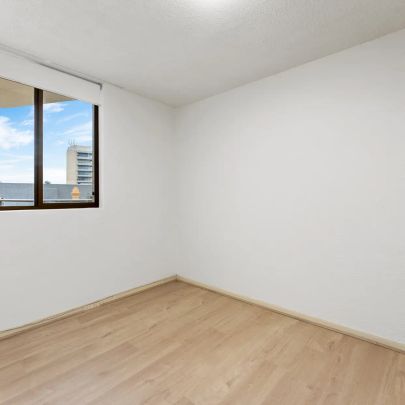 42/13 South Esplanade - Photo 1