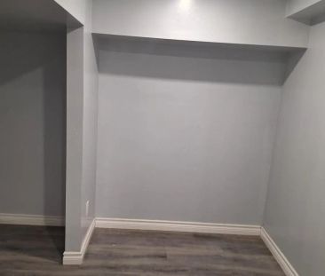 6387 CHAUMONT CRESCENT - Photo 4