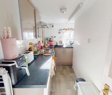 3 bedroom terraced house to rent - Photo 6