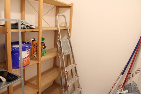 Großzügige 3-Zimmer-Wohnung mit Loggia & neuer Küche – Top-Anbindung an S-Bahn & Straßenbahn - Foto 5