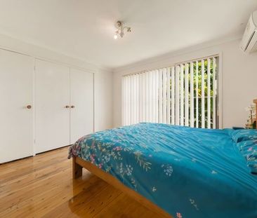 FAMILY COMFORT IN A CONVENIENT RABY LOCATION !! - Photo 2