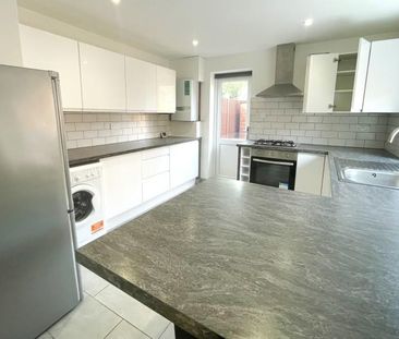 2 bedroom maisonette to rent - Photo 4