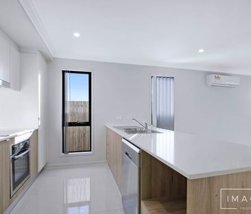 3 BEDROOM DUPLEX WITH YARD! - Photo 2