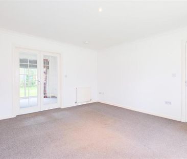 4 bedroom detached house to rent - Photo 1