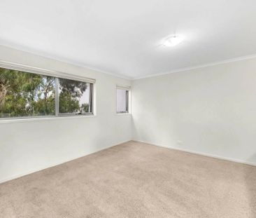 Spacious Two-Bedroom Apartment Steps From Light Rail - Photo 3