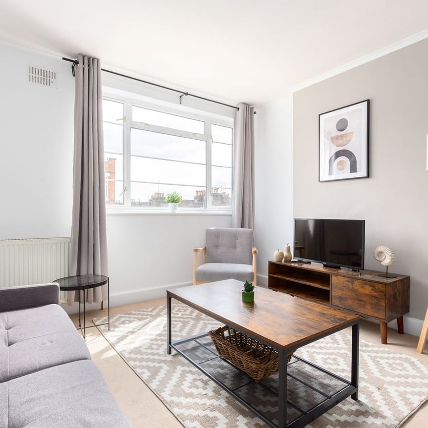 2 Bed Flat, Hamlet Court, W6 - Photo 1