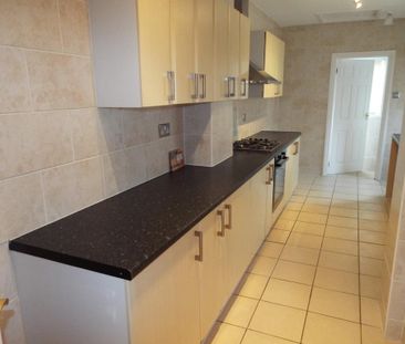 3 bedroom terraced house to rent - Photo 5