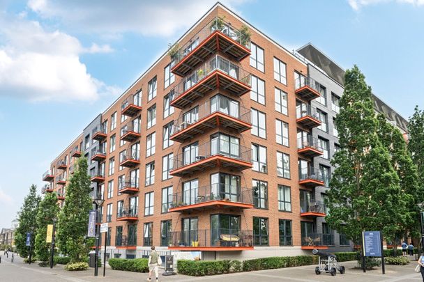 Flat to rent - No 1 Street, London, SE18 - Photo 1