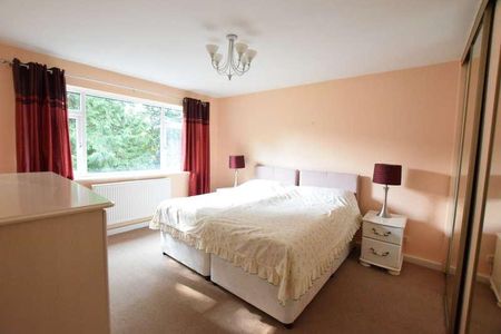 Burford Court, Manor Road, East Cliff, Bournemouth, BH1 - Photo 4