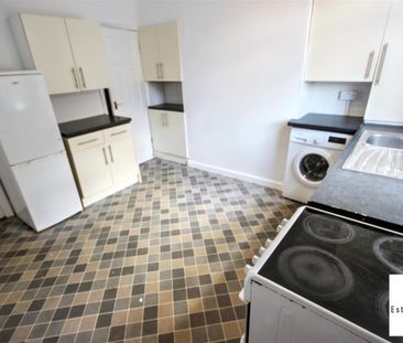 3 Bedroom House - Terraced To Let - Photo 3