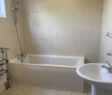 2 bedroom semi-detached house to rent - Photo 3