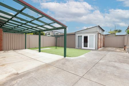 Register to Inspect // Yarraville Village Living!! - Photo 2