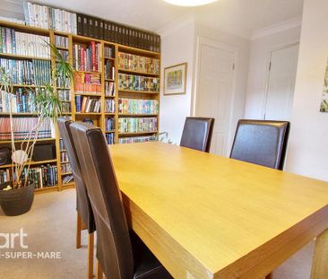 3 bedroom coach house to rent - Photo 2