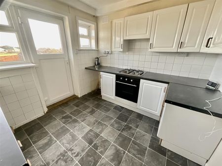 St. Leonards Crescent, YO12 6SR, Scarborough - Photo 4