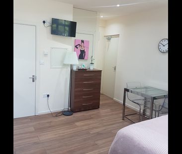 Studio Flat, Kilburn, NW6 - Photo 1