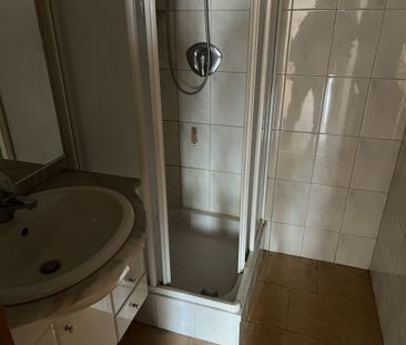 Bruck. Martin-Luther-Straße. Sehr schöne Wohnung mit Balkon für ein... - Photo 5