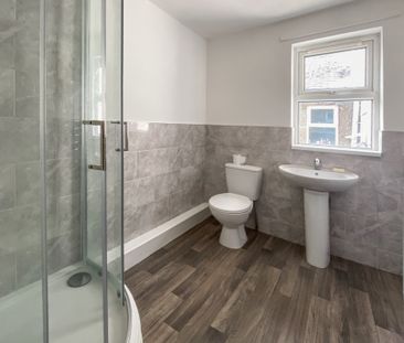 First Floor Flat, 19 Ely Road, Cardiff CF5 2JF - Photo 4