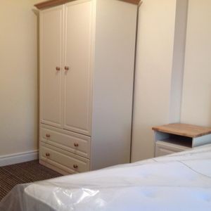 71 Fitzwilliam Street Apt 1, Belfast, BT9 6AX - Photo 2