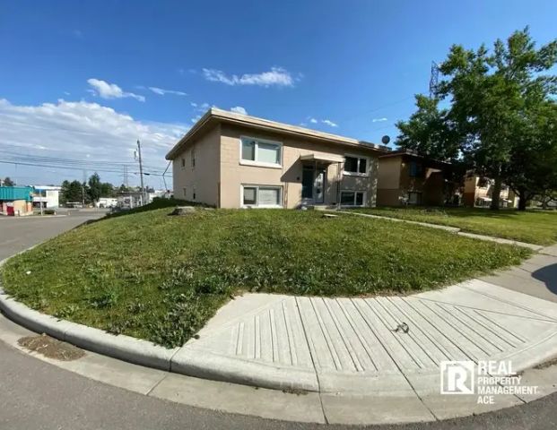 5004 Stanley Road SW - 4 | 5004 Stanley Road SW -, Calgary - Photo 1