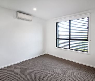 2/16 Mundy Street, Geelong - Photo 3