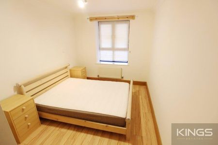 3 bedroom ground floor flat to rent - Photo 3