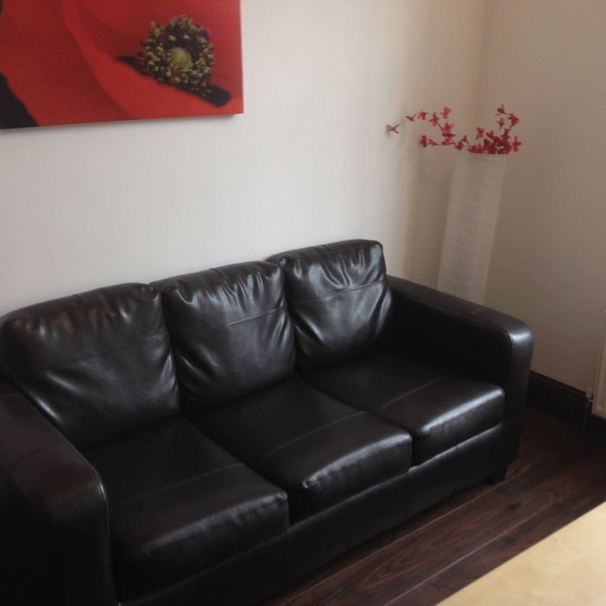 3 Bed Flat, Hyde Terrace, LS2 - Photo 1