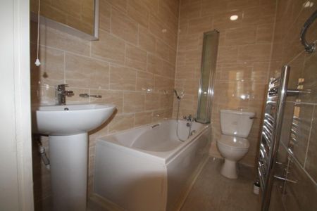 3 bedroom apartment to rent - Photo 5