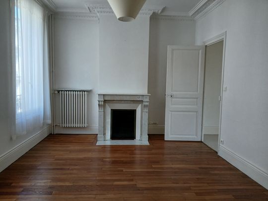 APPARTEMENT REIMS, hyper centre, rue Chabaud - Photo 1
