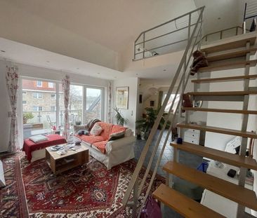Geräumige 2-Zimmer-DG-Wohnung mit Galerie & Balkon in bester Wohnla... - Photo 1
