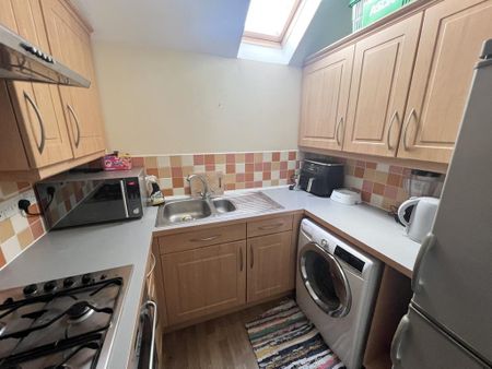 2 bedroom apartment to rent - Photo 4