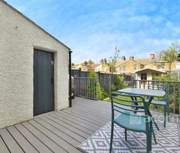 3 bedroom terraced house to rent - Photo 2