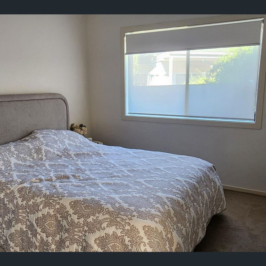 SPACIOUS 3 BEDROOM UNIT IN DANDENONG - Photo 1