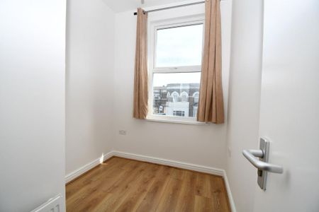 3 bedroom flat to rent - Photo 2