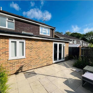 Southgate 1 bedroom semi-detached house to rent - Photo 2