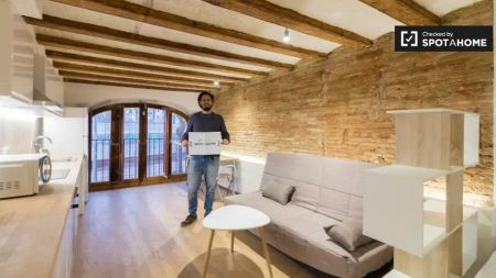 Piso de alquiler en El Raval - Photo 3