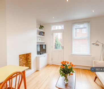 2 bedroom maisonette to rent - Photo 4