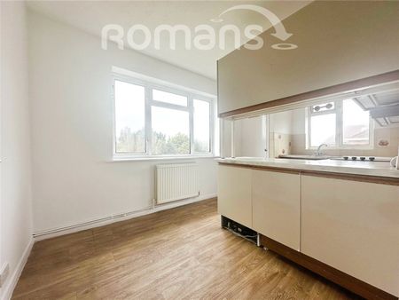 Ray Lea Road, Maidenhead, SL6 - Photo 2