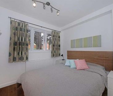 Glencairn Drive, W5 - Photo 5