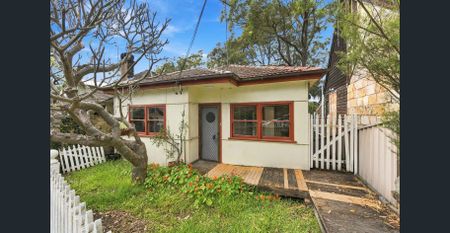 Freshly renovated family home with new flooring, new carpet & spacious yard - Photo 5