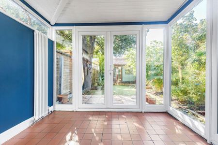5 bedroom end of terrace house to rent - Photo 4