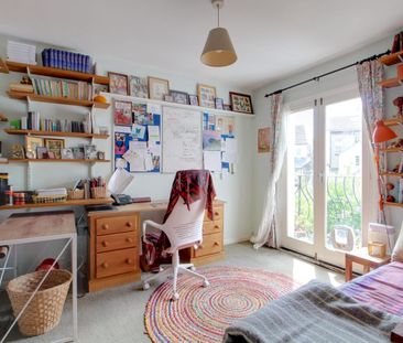 3 Bedroom - Photo 4