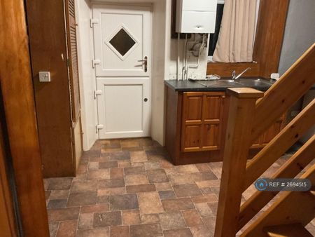 3 bedroom terraced house to rent - Photo 4