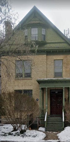 571 Queens Ave - Photo 1