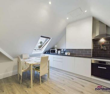 South Cliff Avenue, Meads, Eastbourne, BN20 - Photo 6