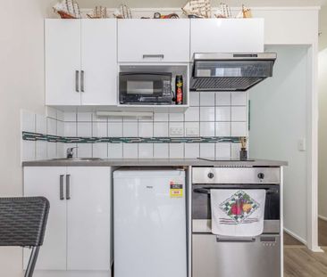 2 Bedrooms on Hobson Street - Photo 5