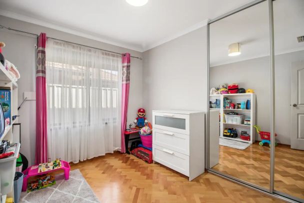 “Spacious 4-Bedroom Family Home in Montague Farm” - Photo 1