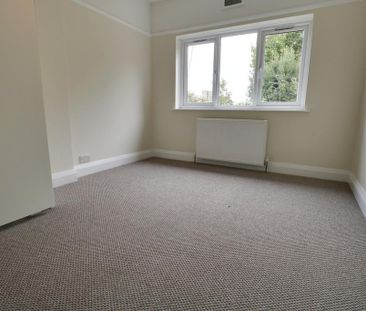 4 bedroom semi-detached house to rent - Photo 5